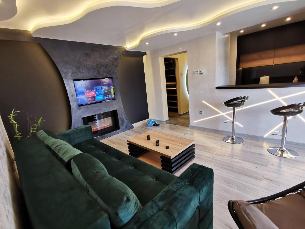 Brend New Luxurious Apartment In Downtown With Free Parking Novi Sad Exterior photo