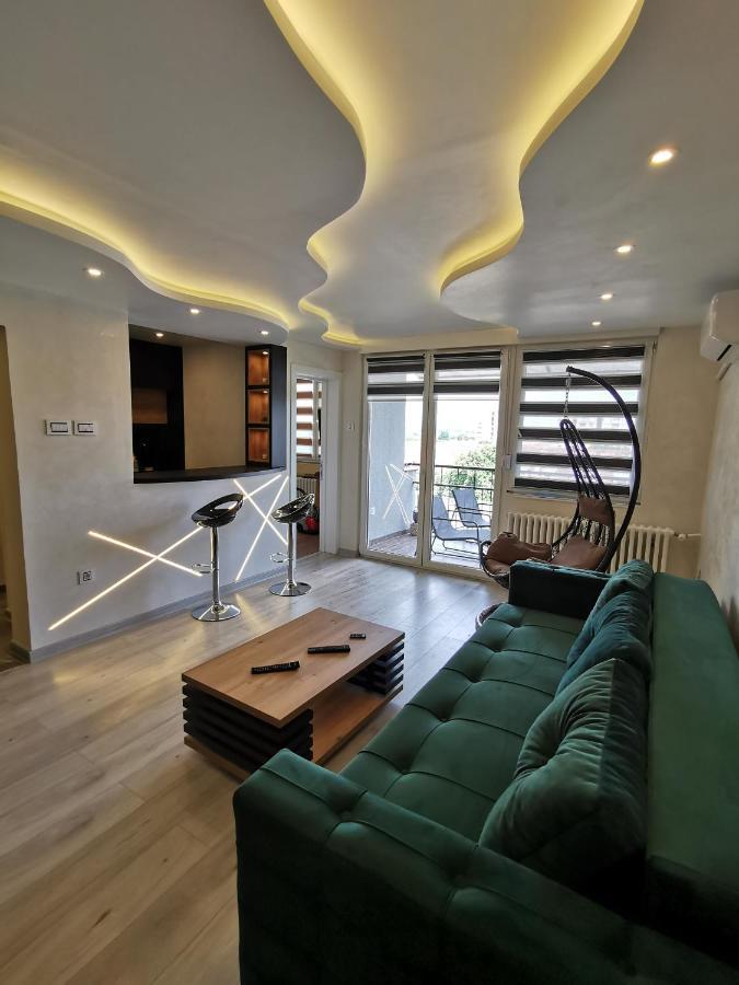 Brend New Luxurious Apartment In Downtown With Free Parking Novi Sad Exterior photo