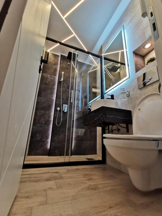 Brend New Luxurious Apartment In Downtown With Free Parking Novi Sad Exterior photo