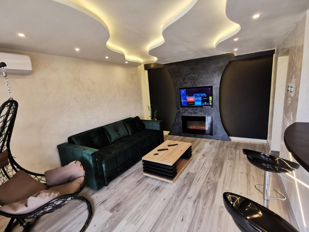 Brend New Luxurious Apartment In Downtown With Free Parking Novi Sad Exterior photo